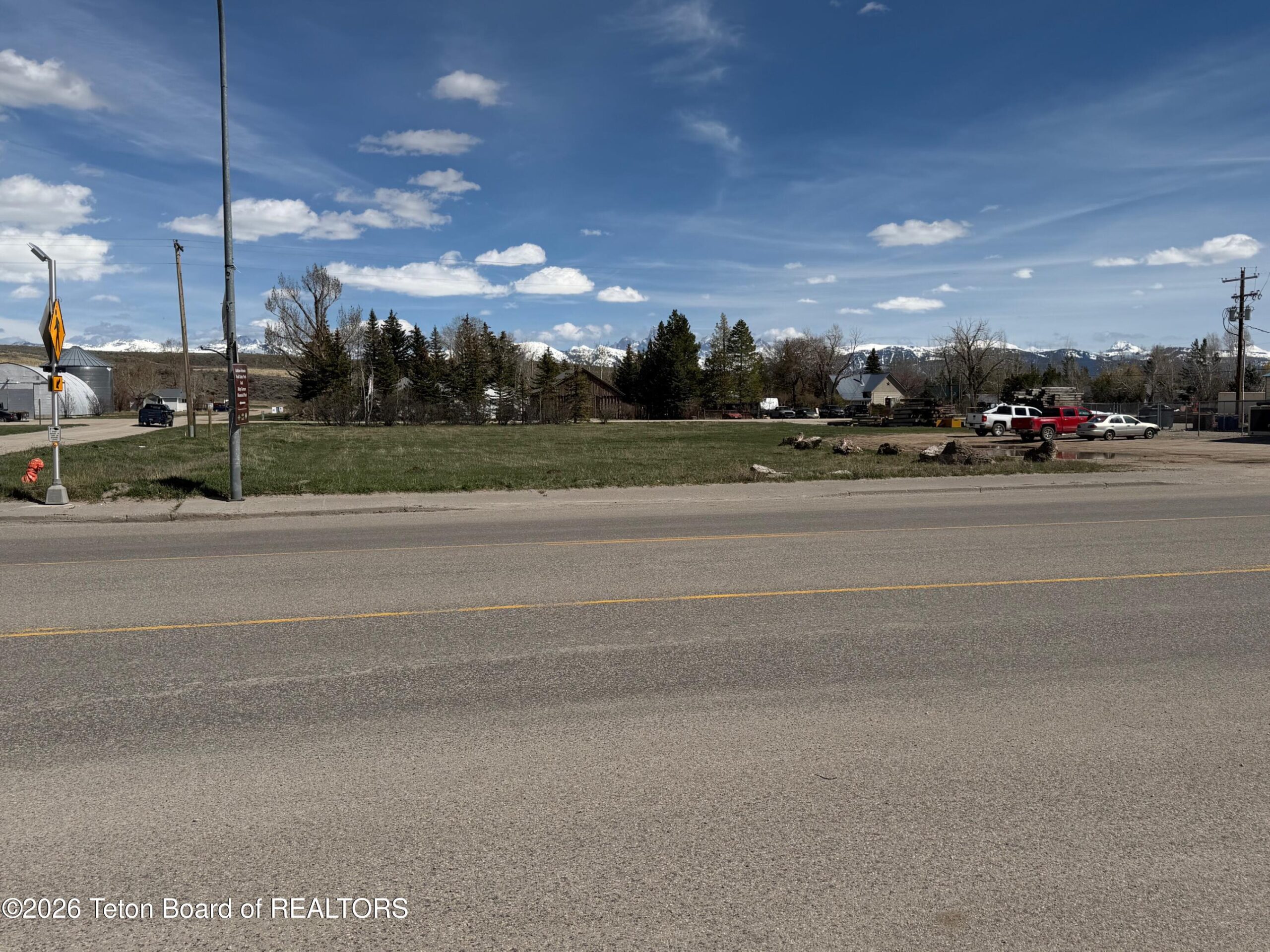 6400 N MAIN Street